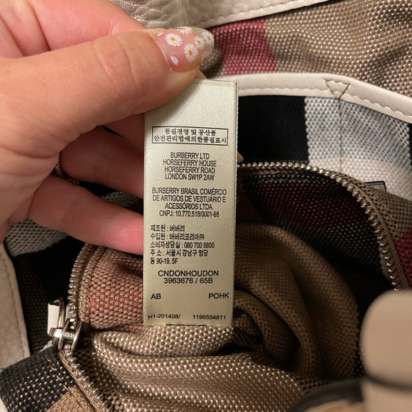 Burberry Bucket Bag Purse White Leather - Picture 13 of 14